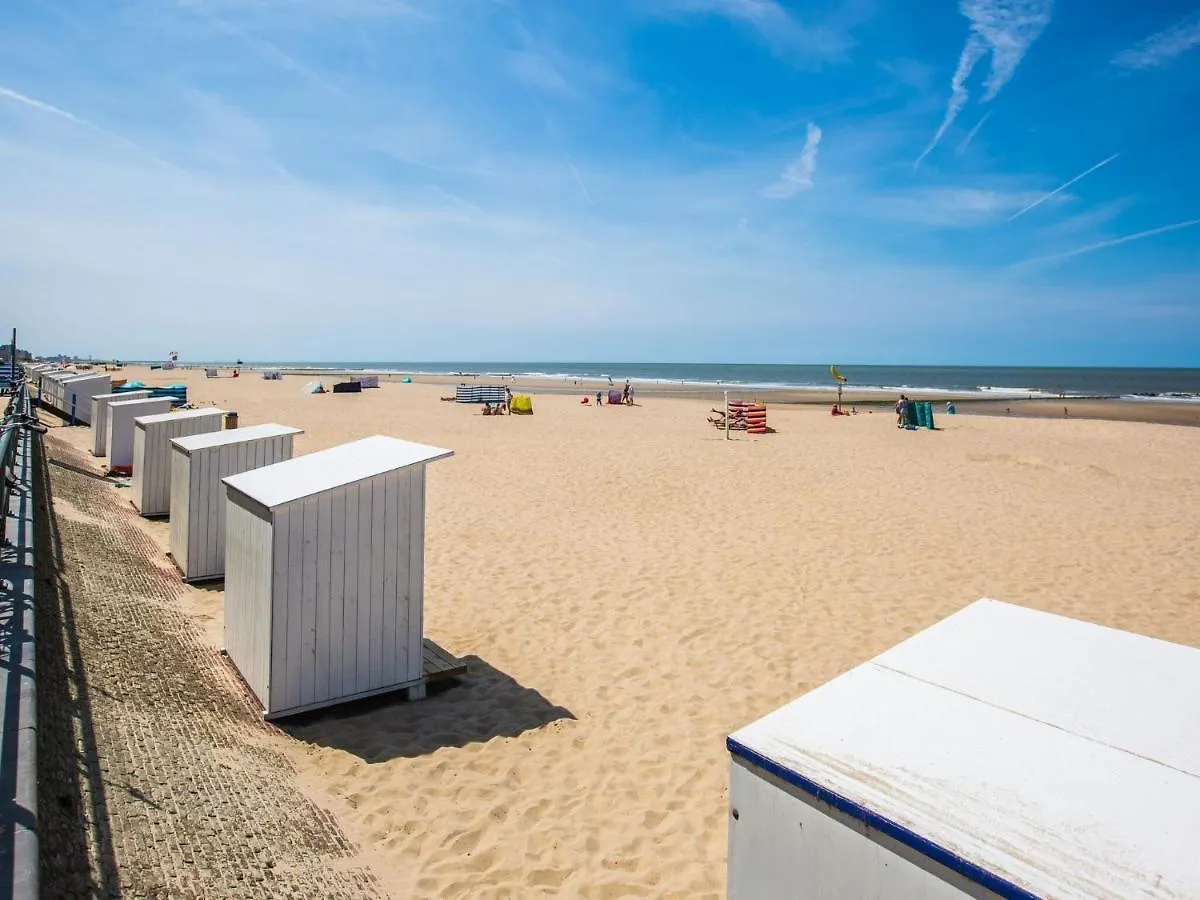 Appealing Studio With Terrace Middelkerke